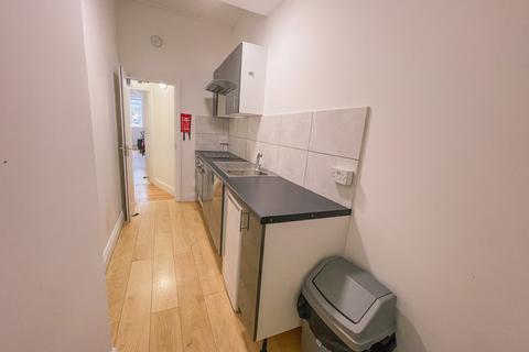 Studio to rent, Kember Street, Islington, London, London  N1