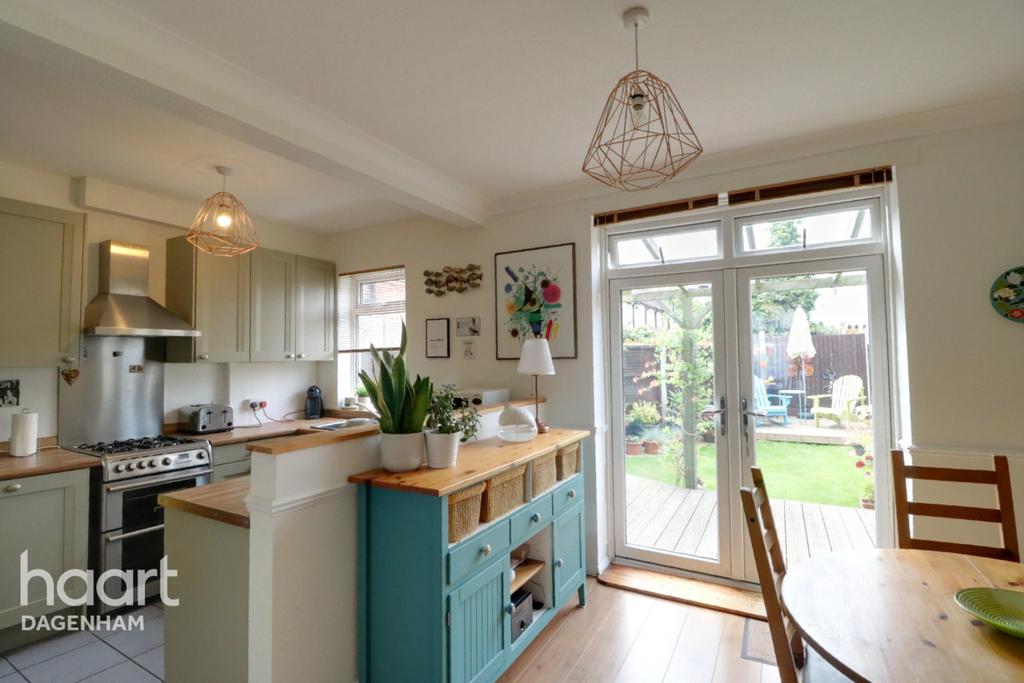 Hatfield Road, Dagenham 2 bed end of terrace house £360,000