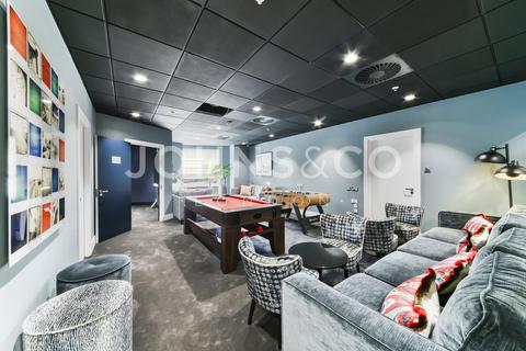 2 bedroom apartment to rent, Circus Apartments, Canary Wharf, London, E14
