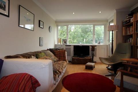 2 bedroom flat to rent, Maple Close, London, N16