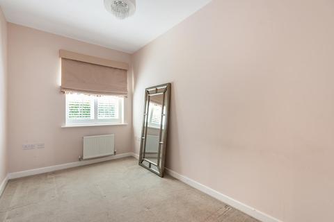 16 Oaktree Gardens, Eltham, London, SE9 3GA