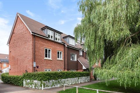 16 Oaktree Gardens, Eltham, London, SE9 3GA
