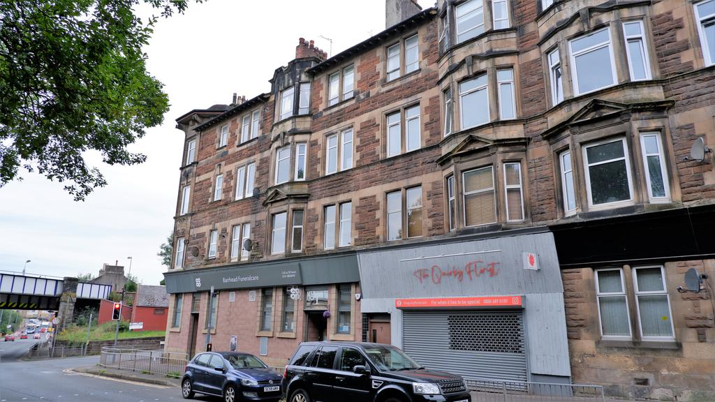 Paisley Road, Barrhead G78 2 bed flat £67,500