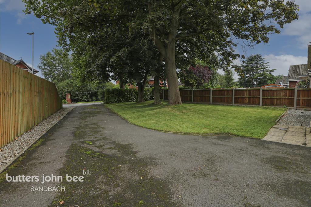 Tewkesbury Close, MIDDLEWICH 2 bed detached bungalow £280,000