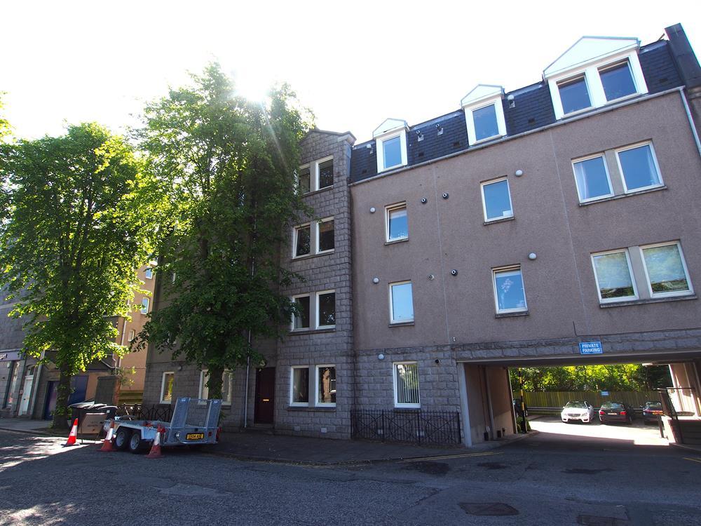 Exterior (Old 2014)