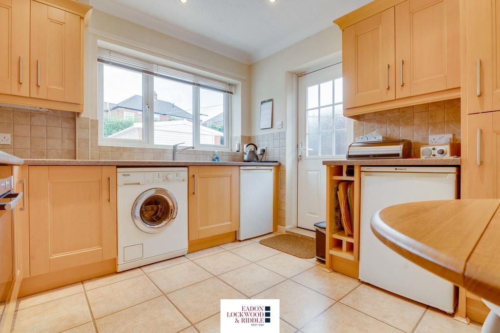 Cotswold Crescent, Whiston 2 bed detached bungalow £250,000