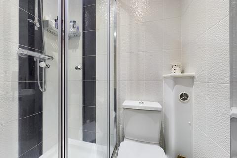 11 Gibbs Close, Greenfield, Oldham, OL3 7PN