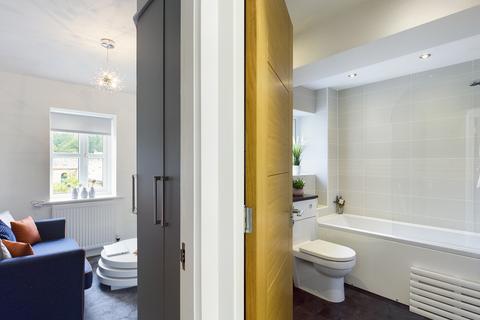 11 Gibbs Close, Greenfield, Oldham, OL3 7PN