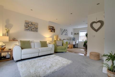 undefined, Ash Grove, Chatteris