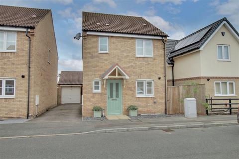 3 bedroom detached house for sale, Fairbairn Way, Chatteris