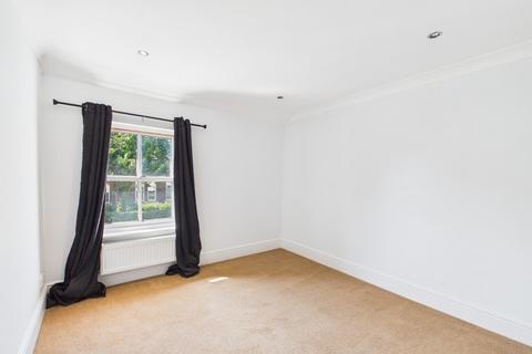 2 bedroom terraced house to rent, Kings Road, Bury St Edmunds IP33
