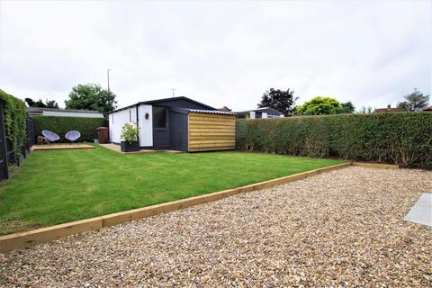 33 Heathfield Road, Uttoxeter, ST14 7JN