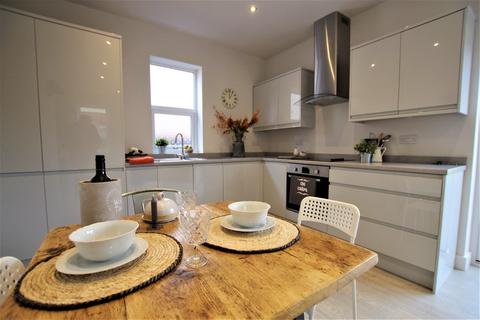 33 Heathfield Road, Uttoxeter, ST14 7JN