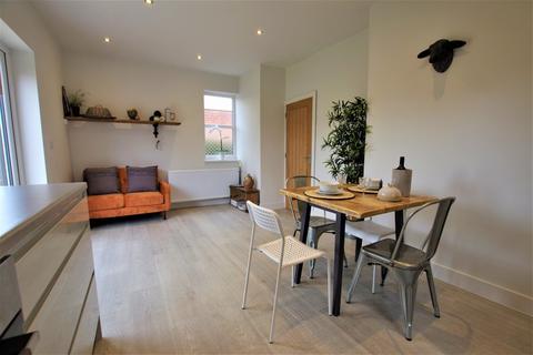 33 Heathfield Road, Uttoxeter, ST14 7JN