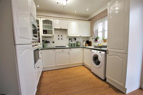 7 Dunnock Close, Uttoxeter, ST14 8XD