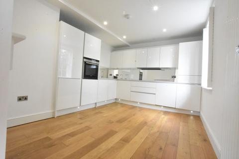 2 bedroom flat to rent, Southgate Street, Bury St Edmunds