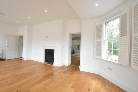 2 bedroom flat to rent, Southgate Street, Bury St Edmunds