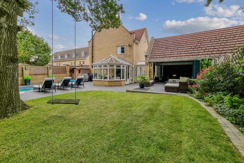 21 Chichester Close, Chafford Hundred, Grays, RM16 6DJ