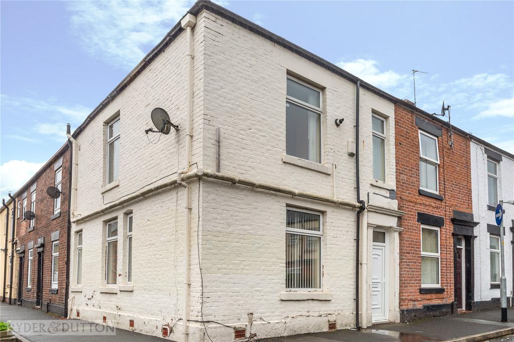 Edmund Street, Shaw, Oldham, OL2 3 bed end of terrace house £115,000