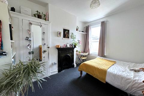 House share to rent, Crescent Road, Turnpike Lane