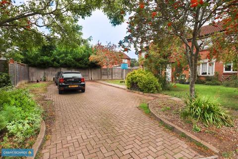 85 Allington Close, Taunton, TA1 2NA