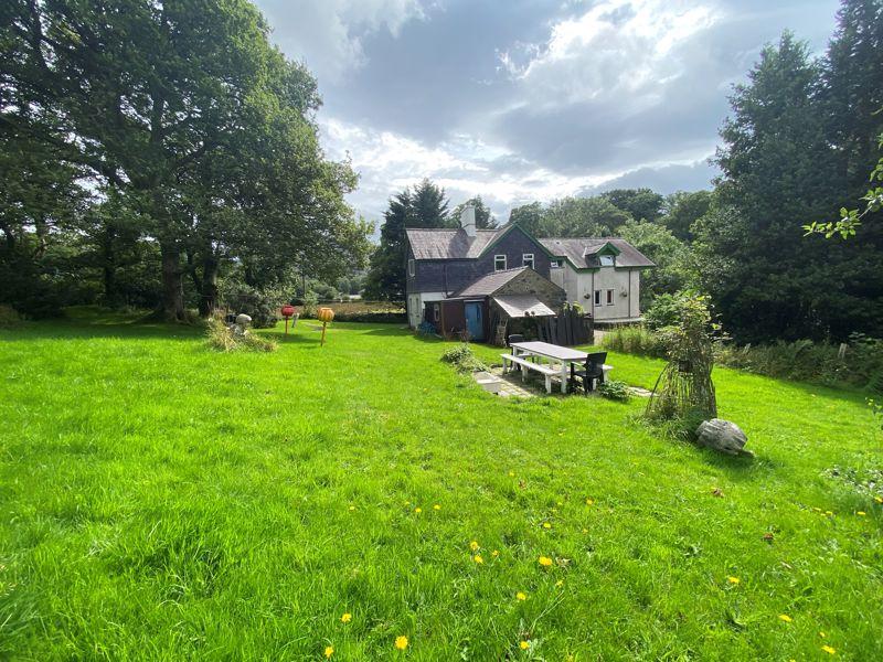 Bethesda, Gwynedd 5 bed detached house £475,000