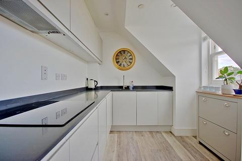 Flat 6, 14 Burlingham Square, Worcester, WR5 1ER