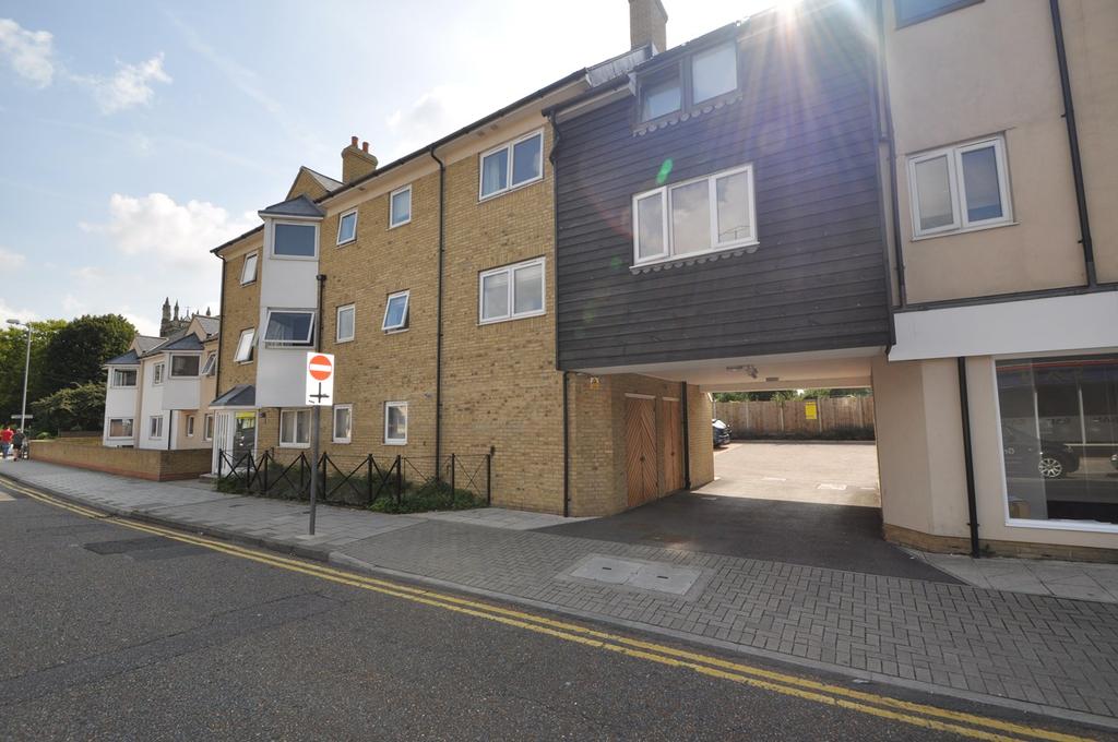 Moulsham Street, Chelmsford, CM2 2 bed apartment to rent ...
