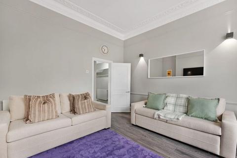1 bedroom flat for sale, Avenue Road, London, W3 8QJ