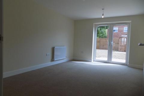 2 bedroom terraced house to rent, Hanger Drive, Chichester
