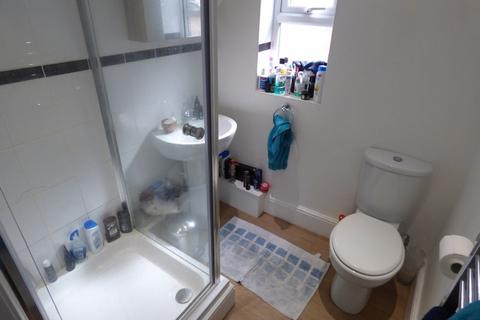 100 Henry Road, Gloucester, GL1 3DX