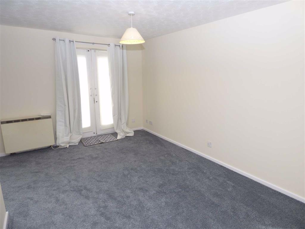 Hazeldene Court, Tynemouth 2 bed flat £625 pcm (£144 pw)