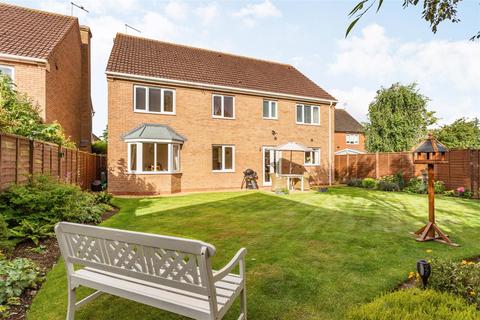 6 Edwin Close, Cawston, Rugby, CV22 7FA