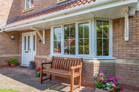 6 Edwin Close, Cawston, Rugby, CV22 7FA