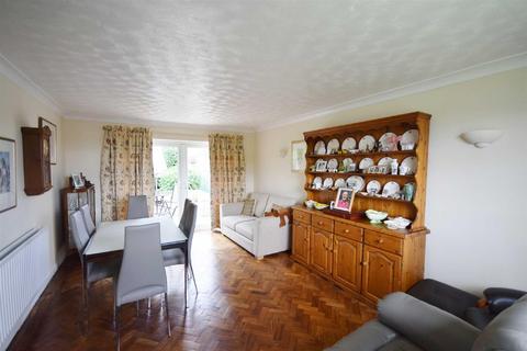 5 Willow Drive, Normandy, Guildford, GU3 2EJ