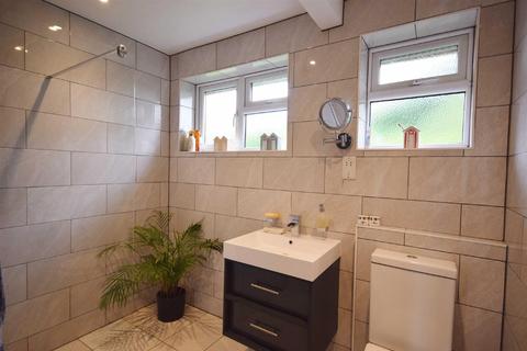 5 Willow Drive, Normandy, Guildford, GU3 2EJ