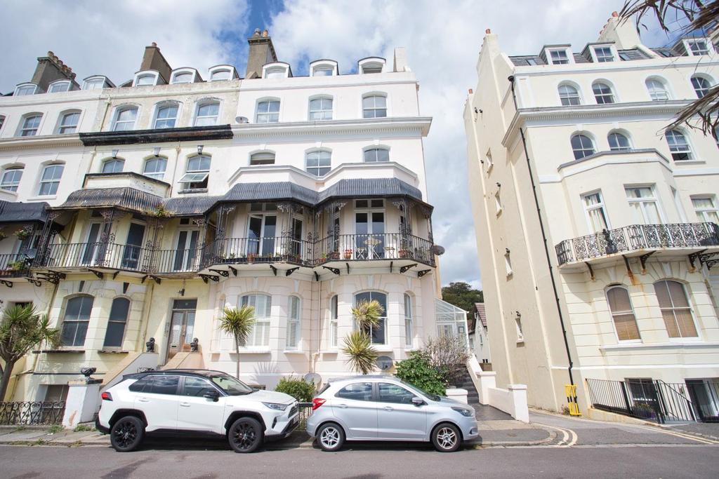 Marine Parade, Folkestone 2 bed flat £250,000
