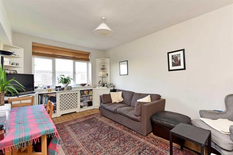 1 bedroom flat to rent, Ormonde Court, Upper Richmond Road, Putney