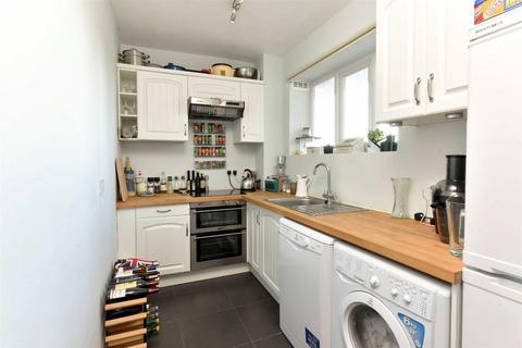 1 bedroom flat to rent, Ormonde Court, Upper Richmond Road, Putney