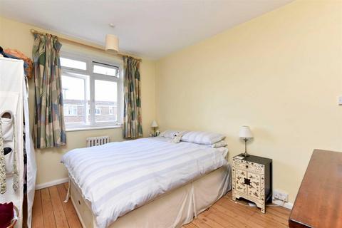 1 bedroom flat to rent, Ormonde Court, Upper Richmond Road, Putney