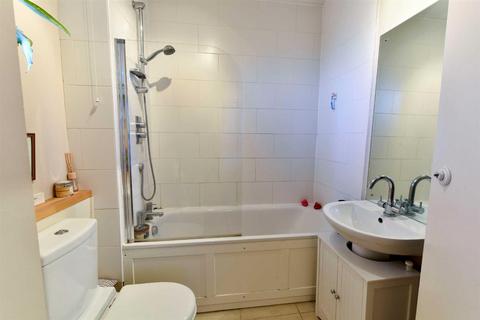 1 bedroom flat to rent, Ormonde Court, Upper Richmond Road, Putney