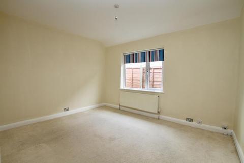 16 Agnes Avenue, Leigh-on-sea, SS9 3SX
