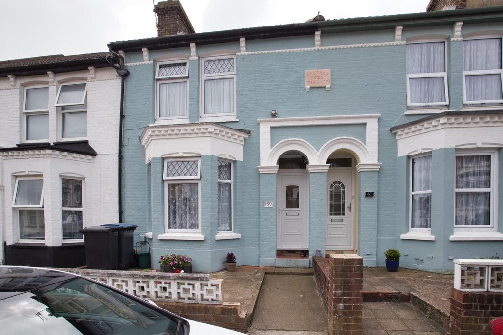 Longfield Road, Dover 2 bed terraced house £210,000