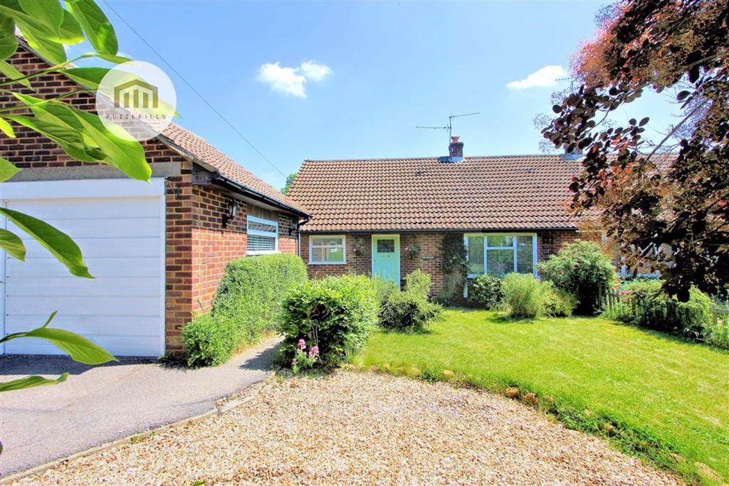 New Close, Knebworth SG3 6NU 3 bed semidetached bungalow £520,000