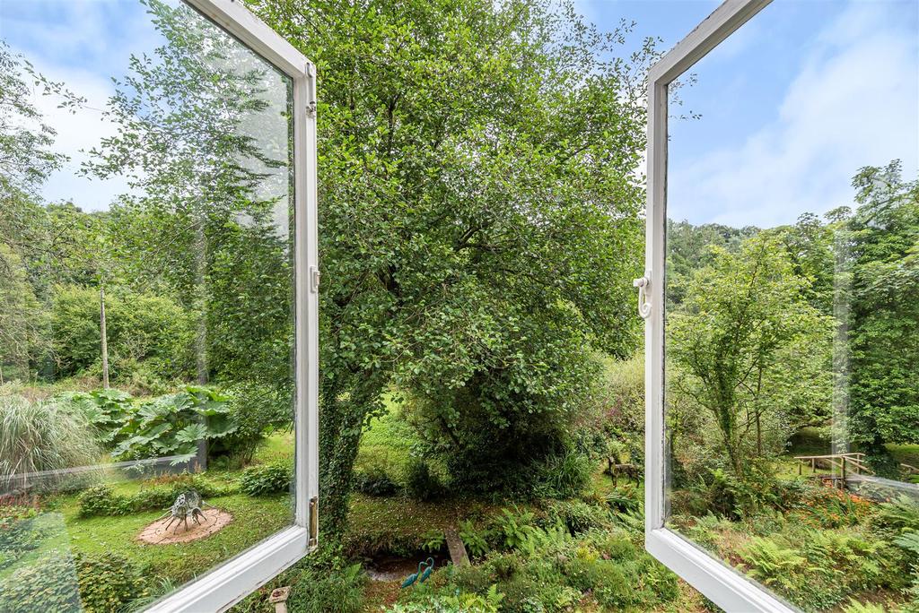 View to garden .jpg