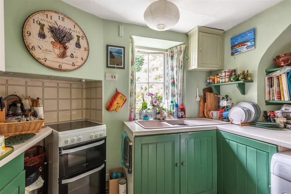 Kitchen (1).jpg