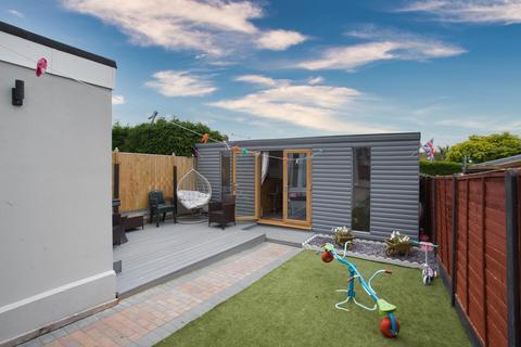 16 Forelands Square, Walmer, Deal, CT14 9DT