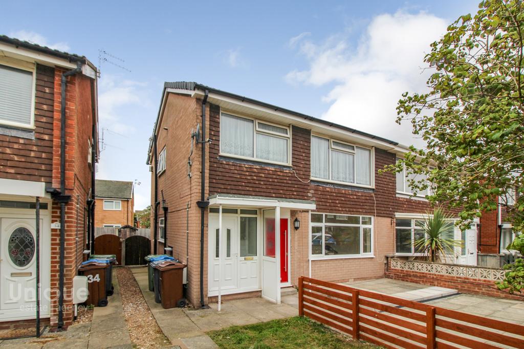 Shipley Road, Lytham St. Annes, FY8 2 bed apartment £79,950