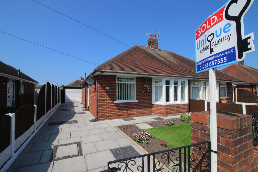 Tennyson Avenue, ThorntonCleveleys... 2 bed bungalow £145,000