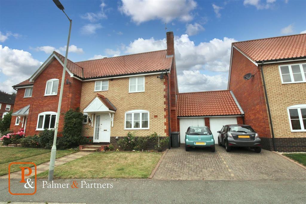 Bixley Drive, Rushmere St. Andrew 3 bed semidetached house £325,000